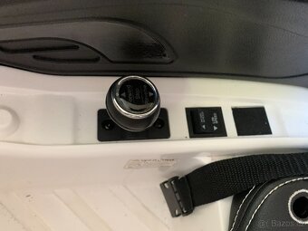 Ramiz elektrické autíčko Audi R8 Spyder 24Ghz bílé - 8