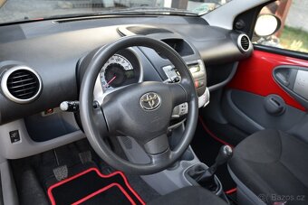 Toyota Aygo 1.0 VVT-i,SERVO,KLIMA,FACELIFT,2xSADA KOL,ČR - 8