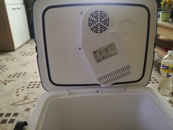 prodám chladicí box rok starý plně funkční - 8