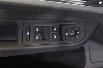 VW Golf 8 Hatchback 2.0 TDI DSG Virtual - záruka Autodraft - 8