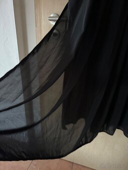 Dlouhé večerní šaty - 8