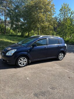 TOYOTA COROLLA VERSO 1,8 - 8