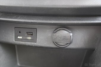 Hyundai i10 1.0i 50kW 1. MAJITEL ČR (2019) - 8