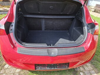 Hyundai i30 1.6i 99kw Trend - 8