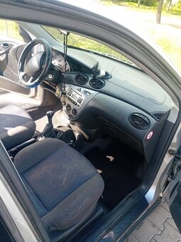 Ford focus - 8