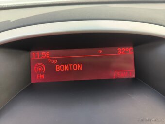 Opel Astra 1.6 16V , 85 kW benzín, 2011 - 8