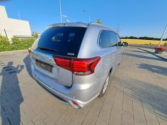 Mitsubishi Outlander 2.0 PHEV, jen 37.t.Km - 8