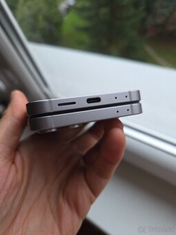 Samsung Galaxy Z Flip 6 - 8