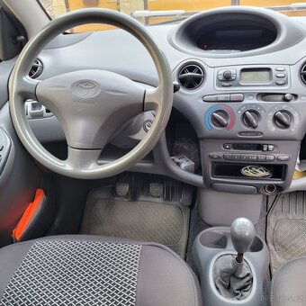 Toyota Yaris 1.0 50kW - 8
