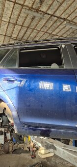 Vw golf 5 kombi,právě přední, pravé zadni,pravý blatník - 8