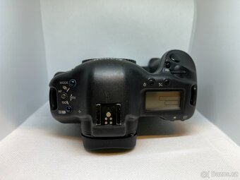 Canon EOS 1D - 8