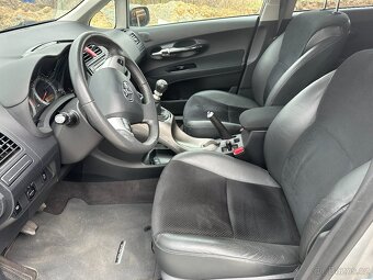 UNIKÁTNÍ TOYOTA AURIS V ÚPRAVĚ BEMANI-SPORT.VERZE - 8