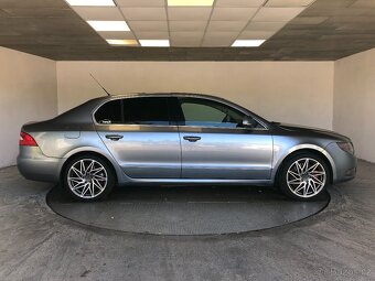 ŠKODA SUPERB 3.6 V6 FSI 4X4 - 8
