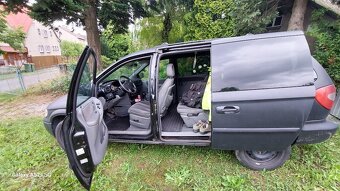 Chrysler Voyager 2.5 CRD, 89 kw, rv. 2005 - 8