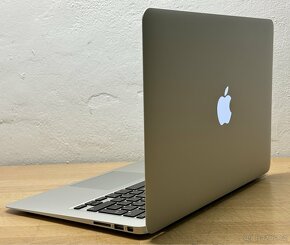 MacBook Air 13” 2017 /8GB RAM/Intel i5/128GB SSD/ Záruka - 8