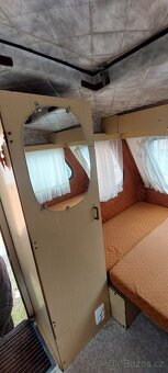 Polský obytný přívěs N126 - 8