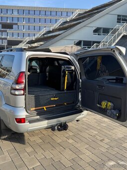 Toyota Land Cruiser 120 - 8