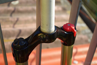 vidlice manitou Black Super 100/120, AIR - 8