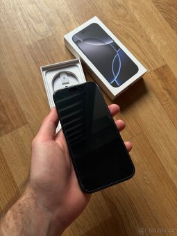 Apple iPhone 16 Pro 128GB černý - 8
