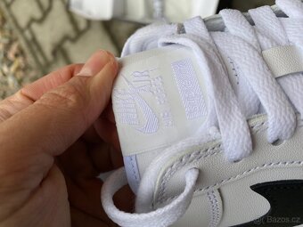 Nike Air Force Supreme Bílá Černá + samolepka zdarma, 44.5 - 8