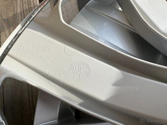 Originální poklice kryty kol VW 17" (5NA601147A) - 8