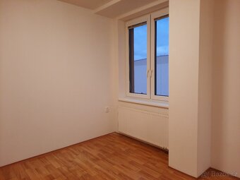 Pronájem bytu 1+KK - 8