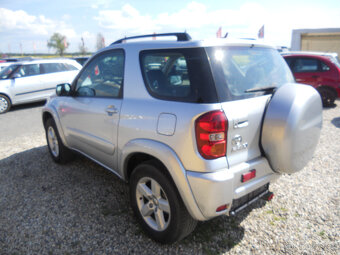 Toyota Rav4 2.0 VVT-i 4x4 110Kw Výhřev sedaček - 8