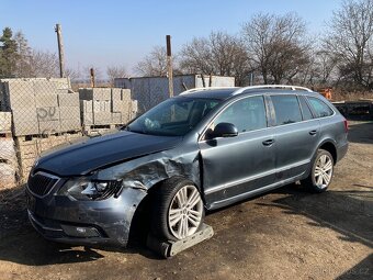 ŠKODA SUPERB II COMBI 2.0TDI 103KW DSG-2014 ELEGANCE - 8