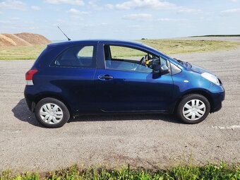 Toyota Yaris 1,0 - 8