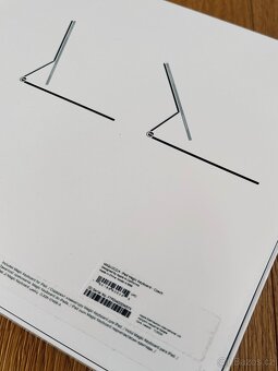 Apple iPad Pro 12,9” (4. generace) 256 GB + Magic Keyboard - 8