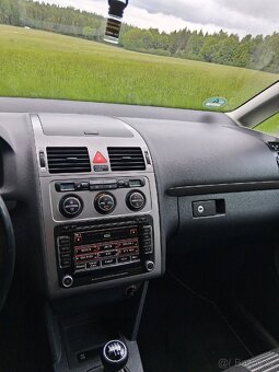 VW touran 1.9tdi 77kw 7 místný - 8