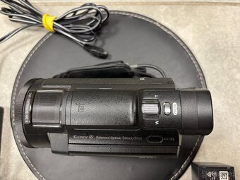 Videokamera Sony FDR-AX33 Handycam 4K - 8
