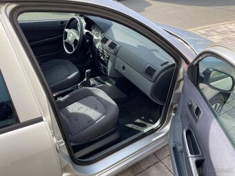 Fabia 1.4 MPI koupeno v ČR, najeto 162 tis,parkovací senzory - 8