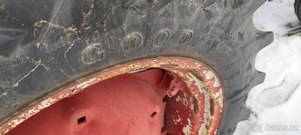 Traktor Internationale - 8