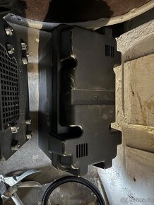 Nafukovací člun s elektrickým motorem - 8