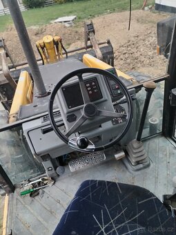 Traktor bagr MF 960 - 8