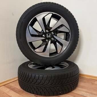 HONDA CR-V 5x114,3 R18 ET45+ZIMNÍ 225/60R18 7/6mm - 8