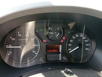 Berlingo 1,6 diesel, 66 kW , 3 místa, tempomat, klimatizace - 8