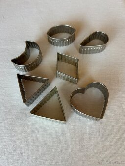 Formičky na pečení a vánoční ozdoby - 8