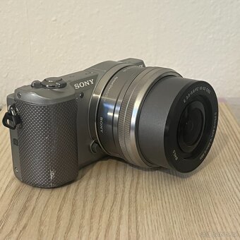 Sony A5000 Stříbrný + objektiv + příslušenství - 8