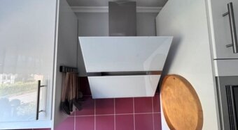Moderní bílá linka se spotřebiči,7210 - 8