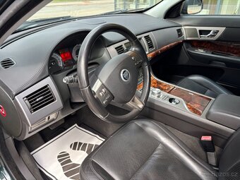 Jaguar XF 3.0D 177kW Automat - 8