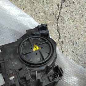 svetla xenonY vw sharan 7N  LED levy pravy 10- 751 752 - 8