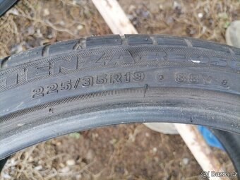 225/35/19 letni pneu HANKOOK a BRIDGESTONE 225 35 19 - 8