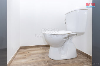 Pronájem bytu 3+1, 80 m², Pardubice, ul. Dašická - 8
