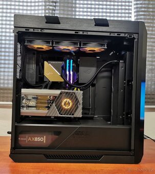 ROG Helios + 6900XT 16GB toxic Ex / RTX 3090 24GB - 8