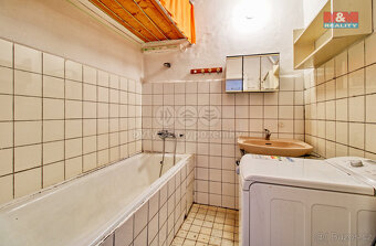 Prodej bytu 2+1, 77 m², Ostrov, ul. Komenského - 8