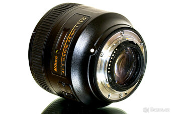 Nikon Nikkor AF-S 85mm 1:1,8G + UV filtr TOP STAV - 8