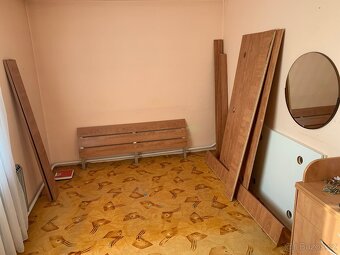 Manželská postel + TV stolek (zakázková výroba) - 8