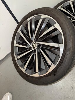 Prodám kompletní sadu letních kol pro Škoda superb - 8